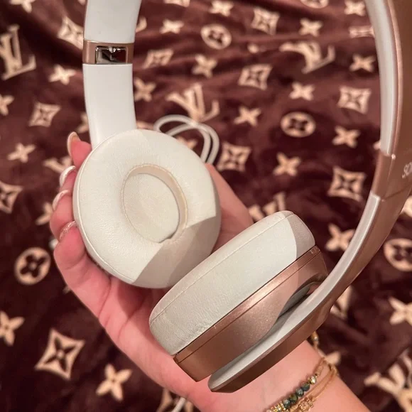 COPY - Beats solo 3 headphones